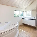 4 Star Holiday Home In Vaeggerlose * Bøtø By