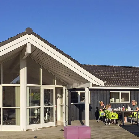 4 Star In Vaeggerlose * Bøtø By