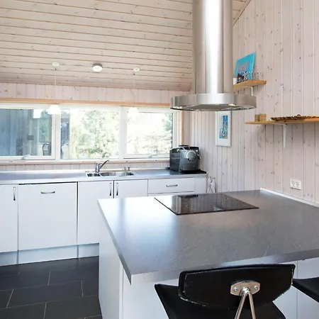 9 Person In Vaeggerlose-by Traum Boto By