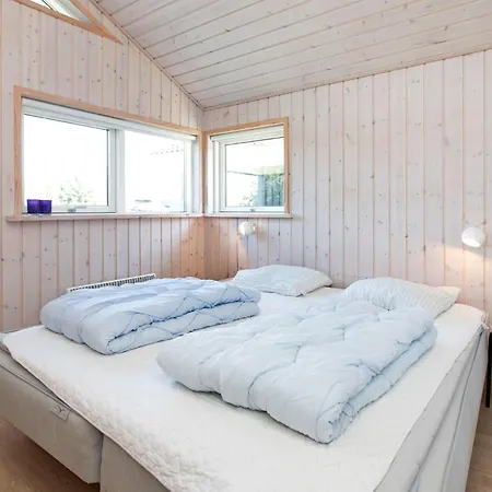 9 Person In Vaeggerlose-by Traum *