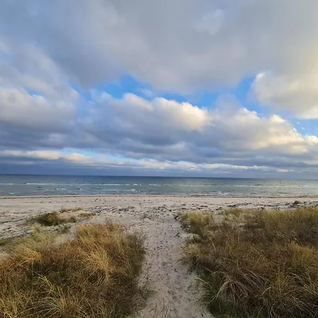 9 Person In Vaeggerlose-by Traum